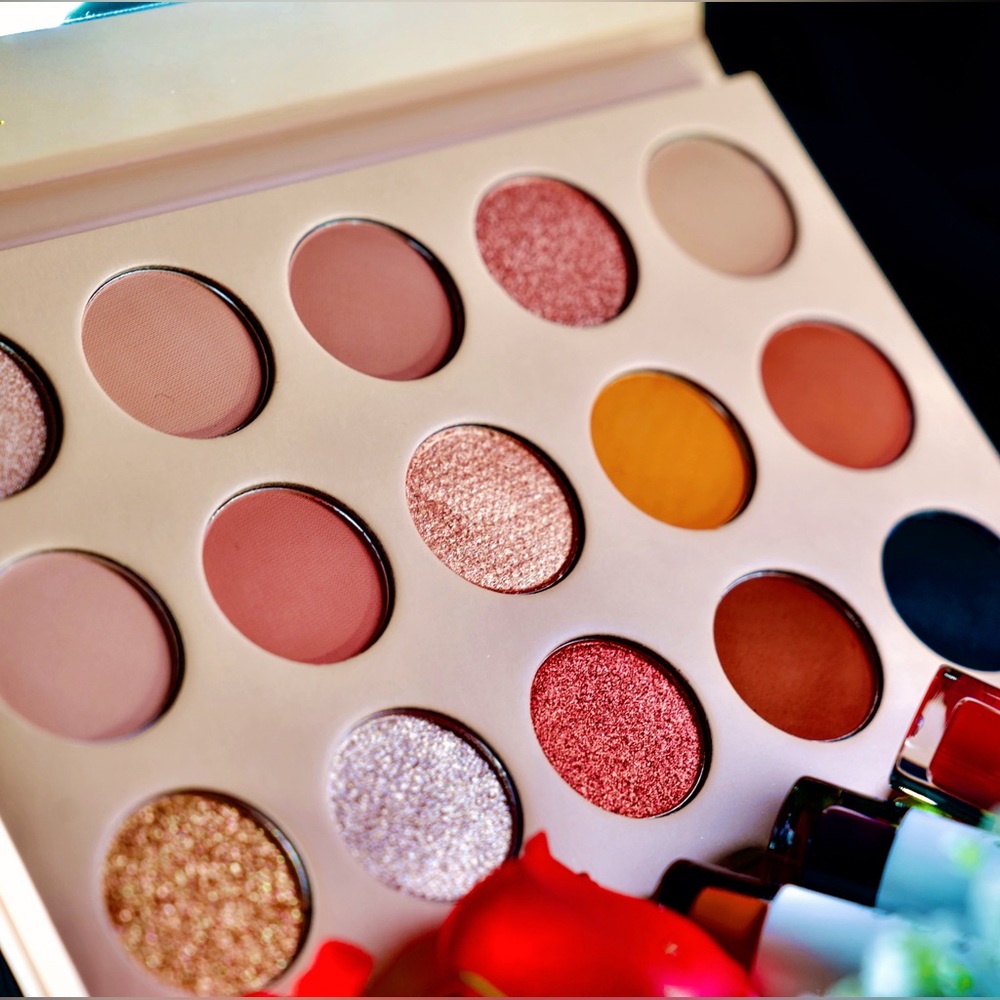 NEW Sunshine Cosmetics High Pigmented Eyeshadow Palette